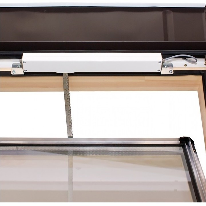 Ventana para tejado pivotante eléctrica ROTO R45 RotoTronic 3