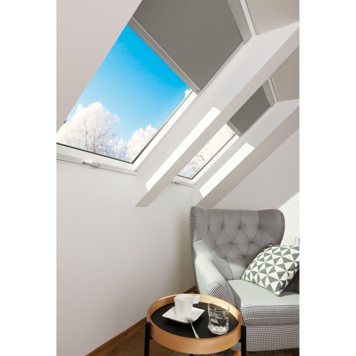 Ventana para tejado giratoria FAKRO FTT/U U8 THERMO Passive House blanco 3