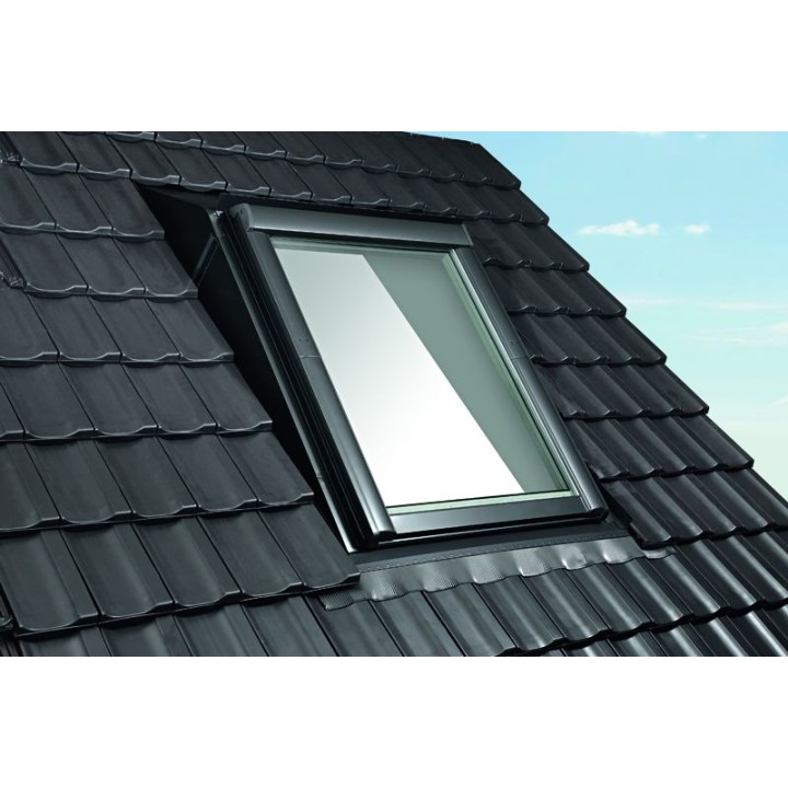 Ventana para tejado proyectante ROTO Serie Designo R8 Mod. R85 3